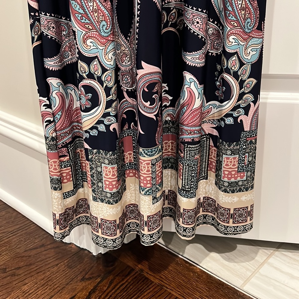 Beautiful paisley Maxi dress - Picture 9 of 10